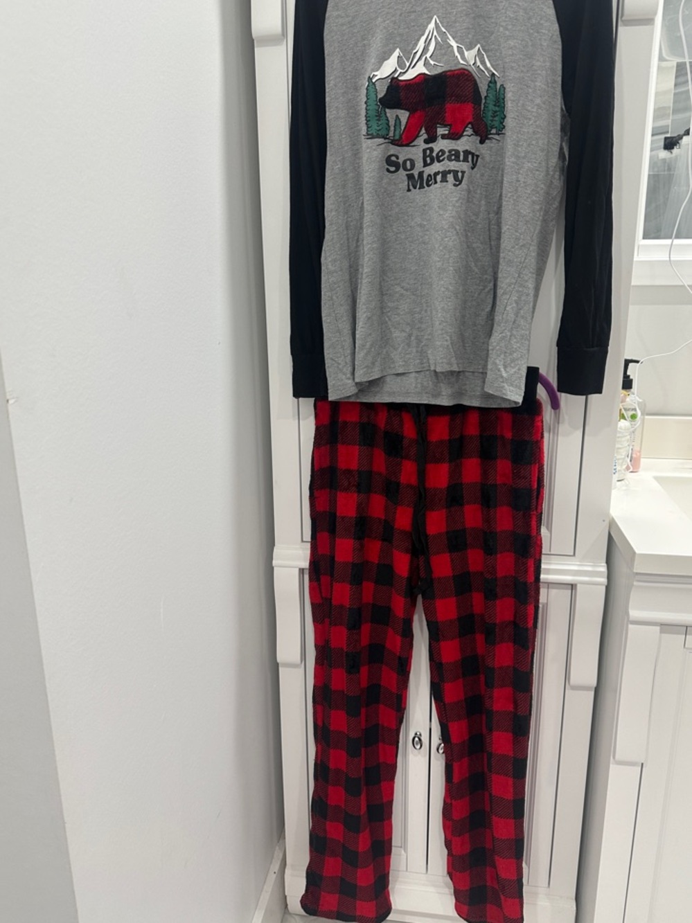 So Beary Merry Women's Buffalo Plaid Pajama Set - Gray & Red